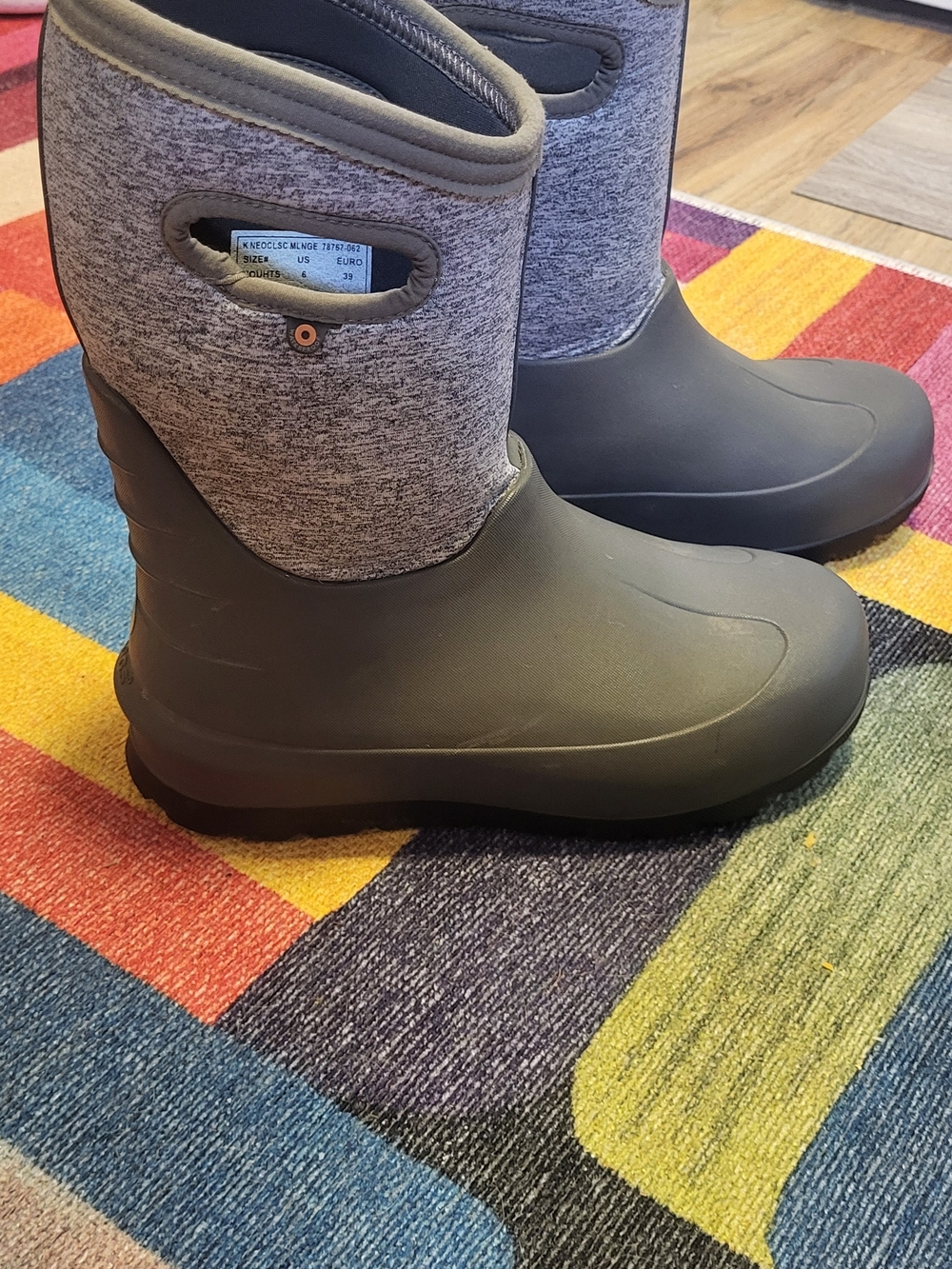Bogs Neo-Classic Boots Youth Size 6 (39)Black Waterproof Insulated Snow Winter